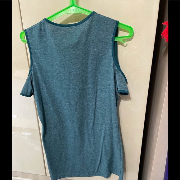 Women’s top - Picture 2 of 2